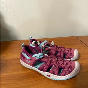 Keen Kids Moxie Sport Sandal Vented Washable Violet Purple Closed Toe Water Shoe